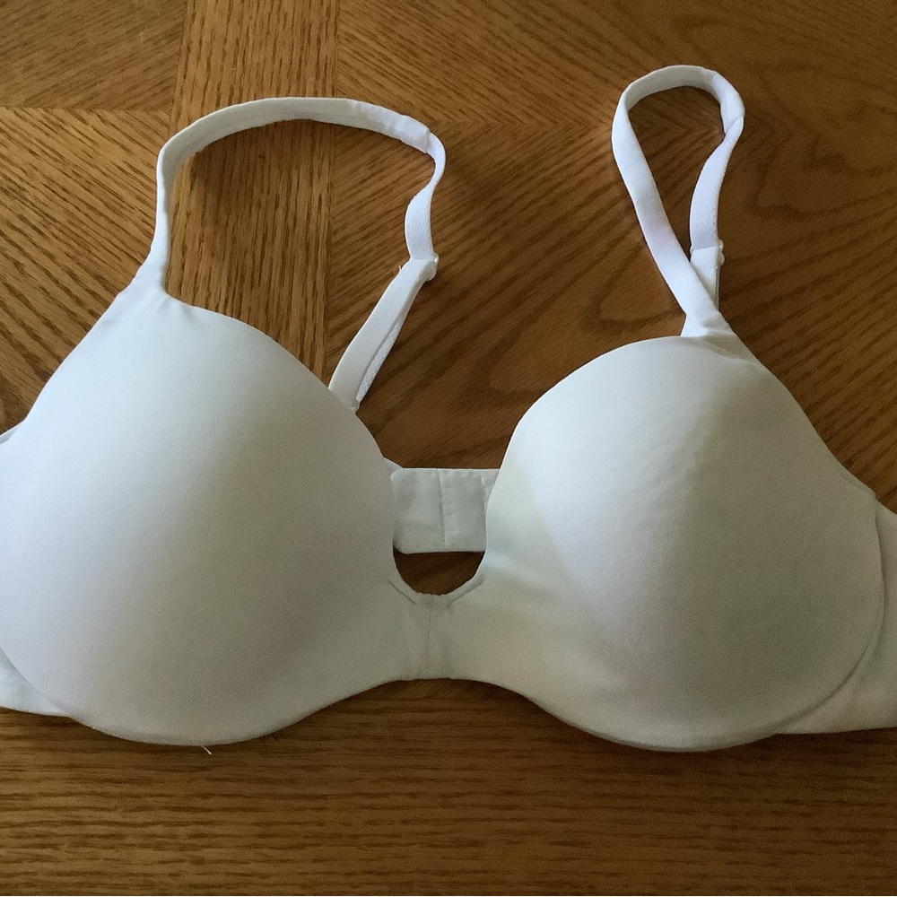 Victoria's Secret Classic Body by Victoria White Bra